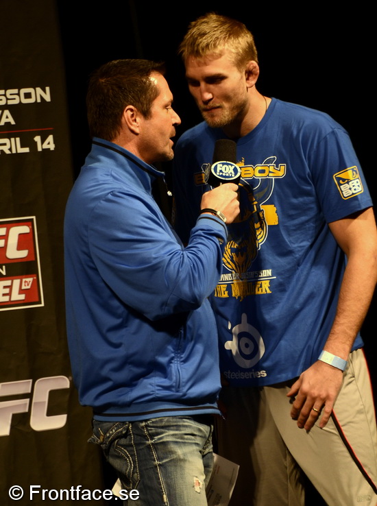 UFC_weigh-in020