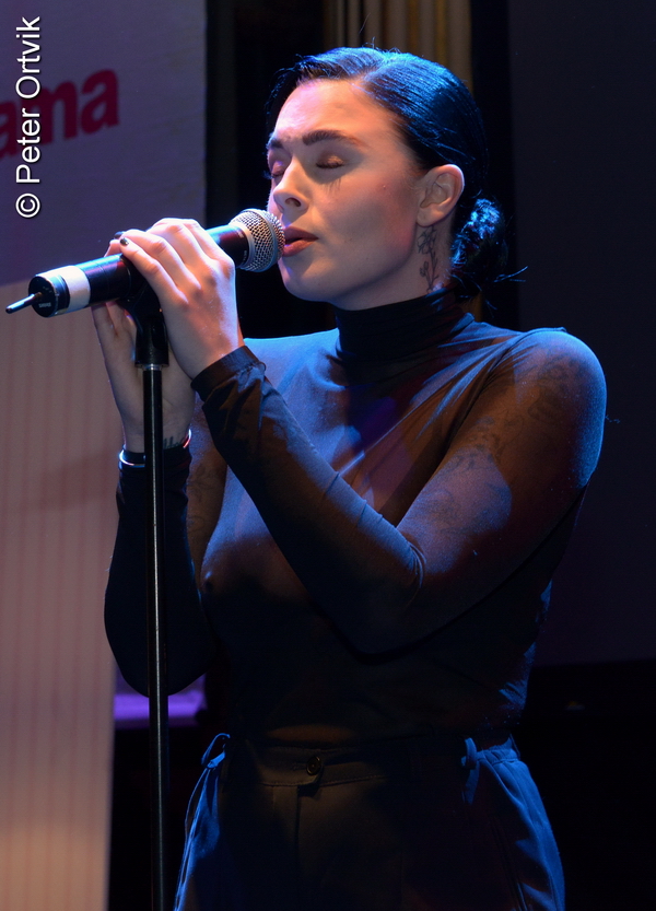 Vanessa-Falk_004