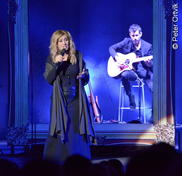 Lara-Fabian_052